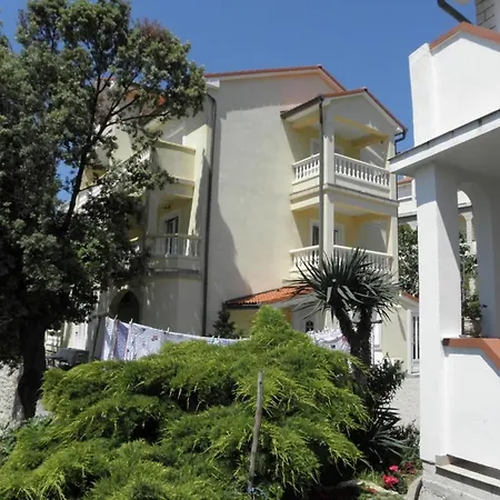 Apartman In With Balcony, Air Conditioning, Wifi, Washing Machine
