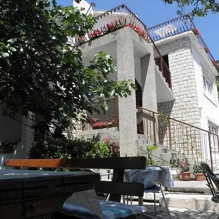 Apartman In With Balcony, Air Conditioning, Wifi, Washing Machine