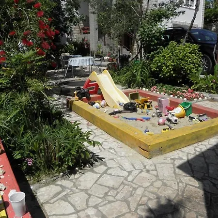 Apartman In With Balcony, Air Conditioning, Wifi, Washing Machine Lopar