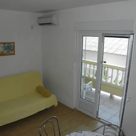 Apartman In With Balcony, Air Conditioning, Wifi, Washing Machine