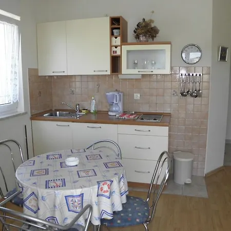 In With Balcony, Air Conditioning, Wifi, Washing Machine