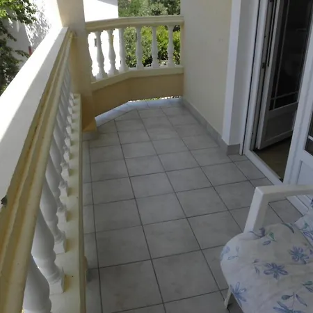 In With Balcony, Air Conditioning, Wifi, Washing Machine Apartman