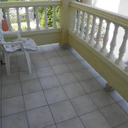 In With Balcony, Air Conditioning, Wifi, Washing Machine *