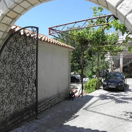 In With Balcony, Air Conditioning, Wifi, Washing Machine Apartman Lopar